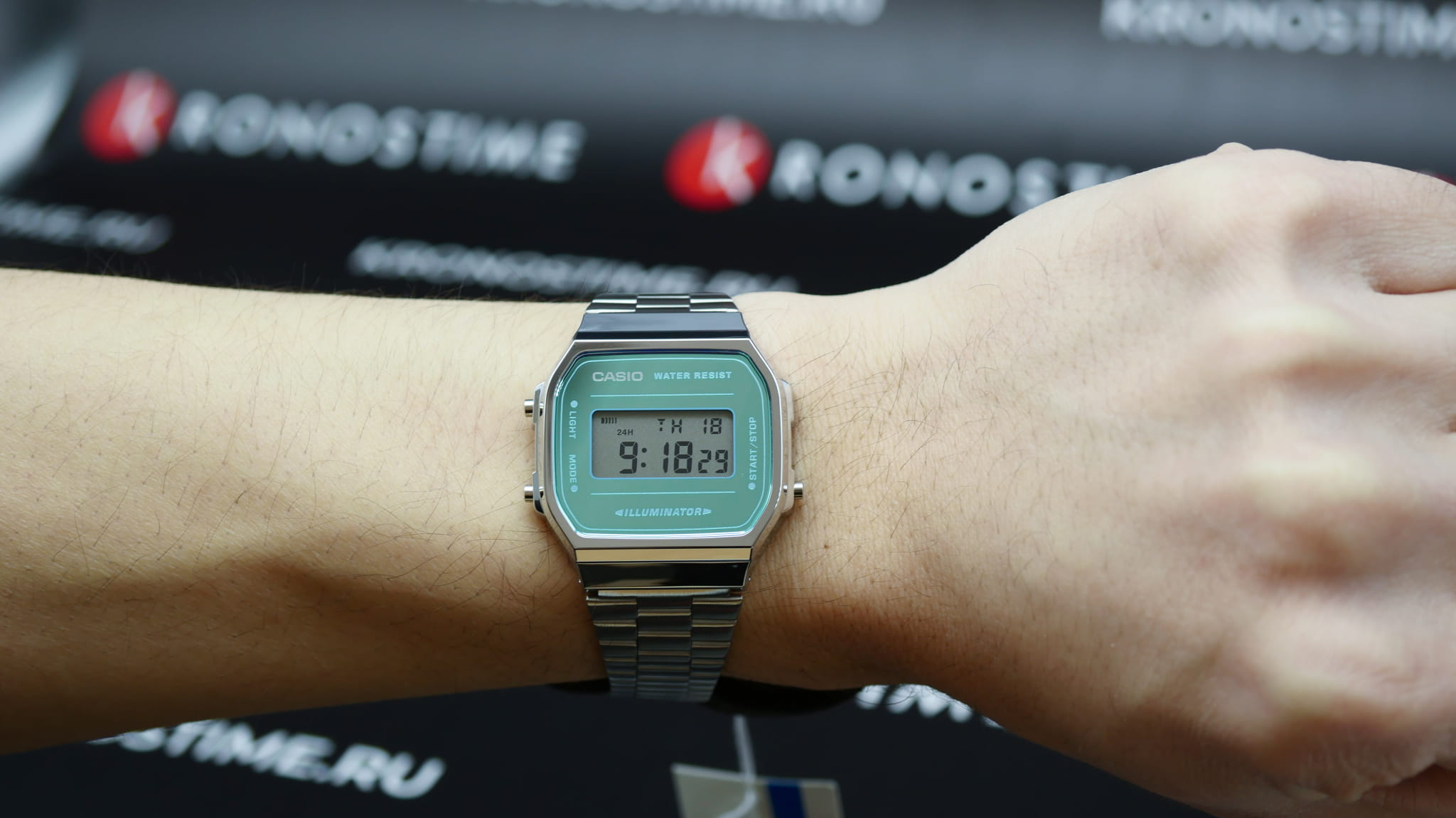 Casio Casio Collection A-168WEM-2  — детали корпуса и нержавеющая сталь